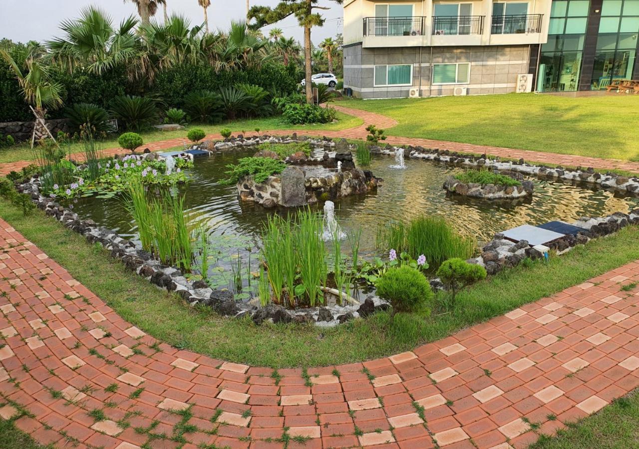 Blue Hawaii Hotel Jeju Exterior photo